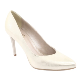 Naisten nahkapumput Golden Espinto 889 nastalla kultainen 1