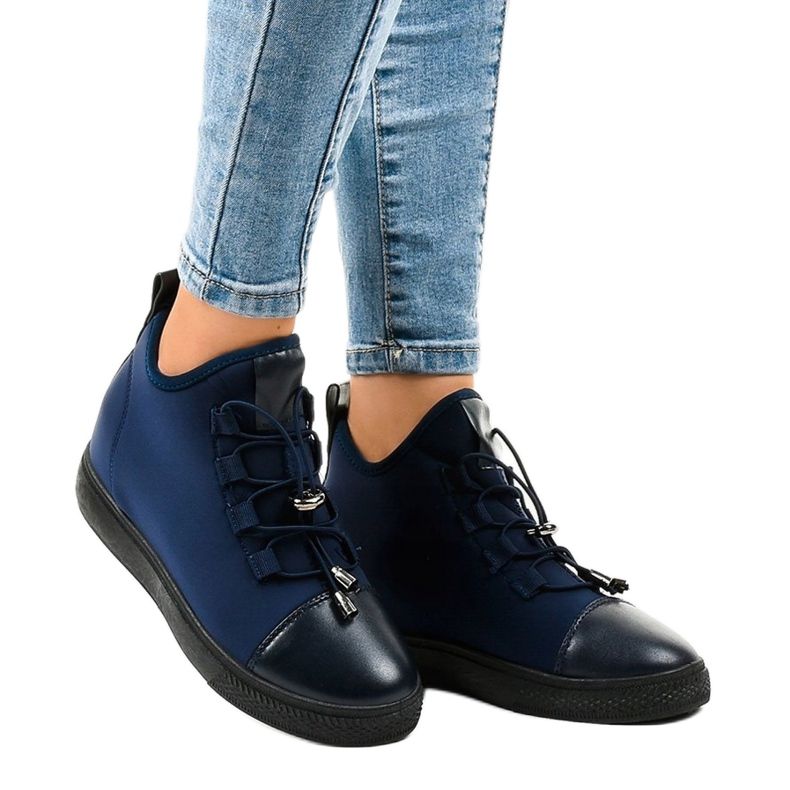 Tummansiniset, eristetyt korkeat lenkkarit, joissa on kiila XY-35 laivastonsininen 1