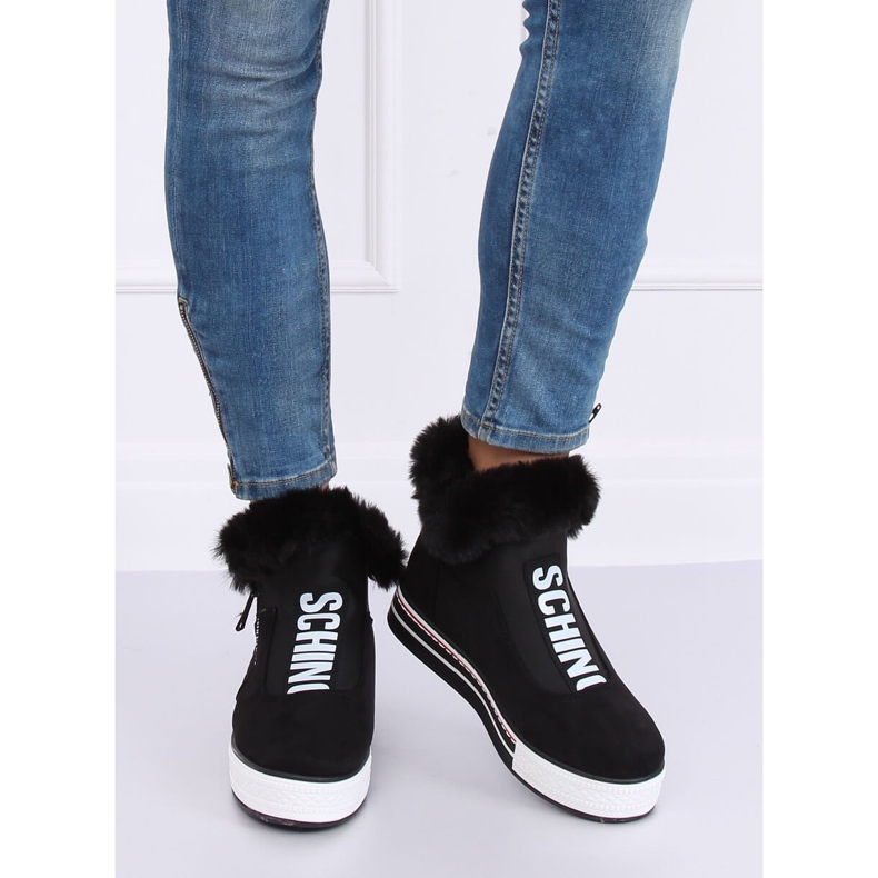 Mustat eristetyt lenkkarit NB311 Musta 2