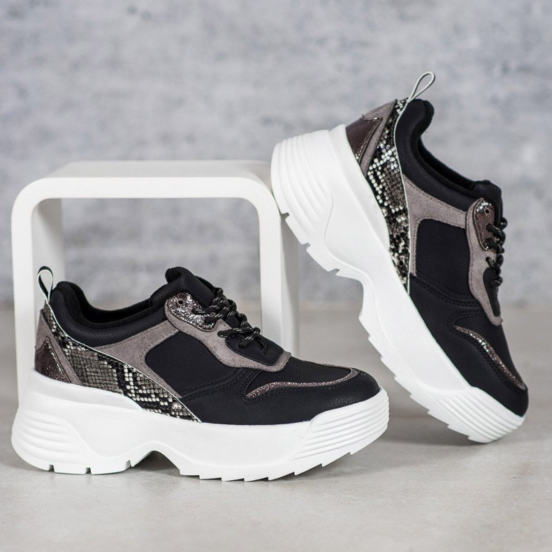 Tennarit VICES -alustalla musta 1