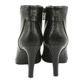 Saappaat paksummalla kantapäällä mustalla Kaniowskilla 5