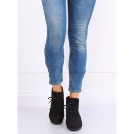 Mustat saappaat nauhoitettu kiilakorko E3265 musta 1