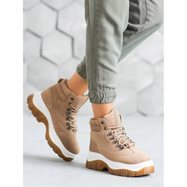 Seastar Trappers alustalla ruskea 1