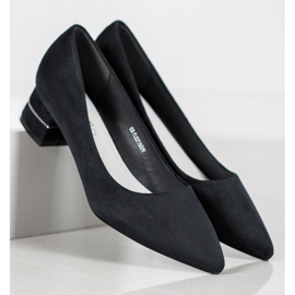 Goodin Pumput koristehihnalla musta 1