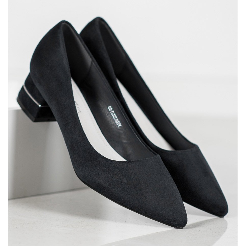 Goodin Pumput koristehihnalla musta 1