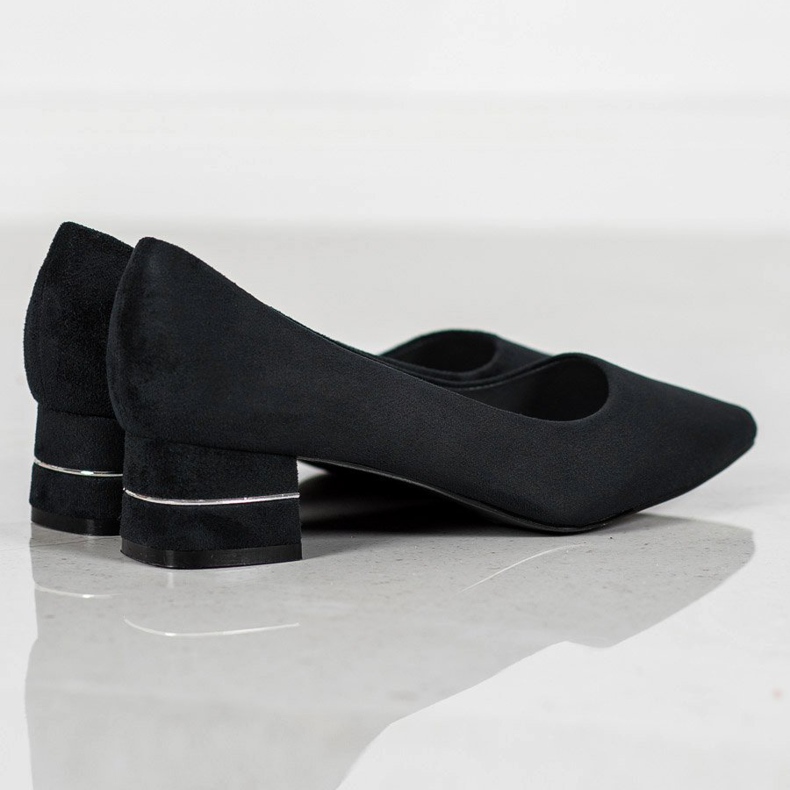 Goodin Pumput koristehihnalla musta 2