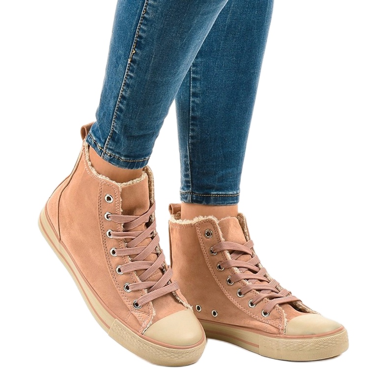 Vaaleanpunaiset eristetyt lenkkarit T-040 musta 1