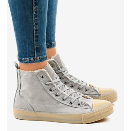 Harmaat eristetyt lenkkarit T-040 2