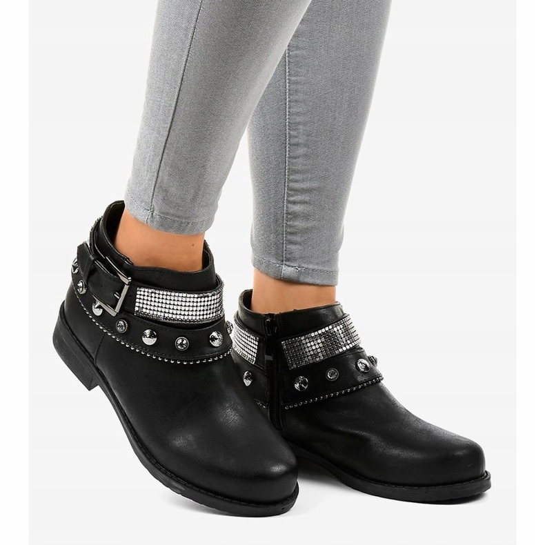 Mustat saappaat koristeltu LL178 -vetoketjulla 2