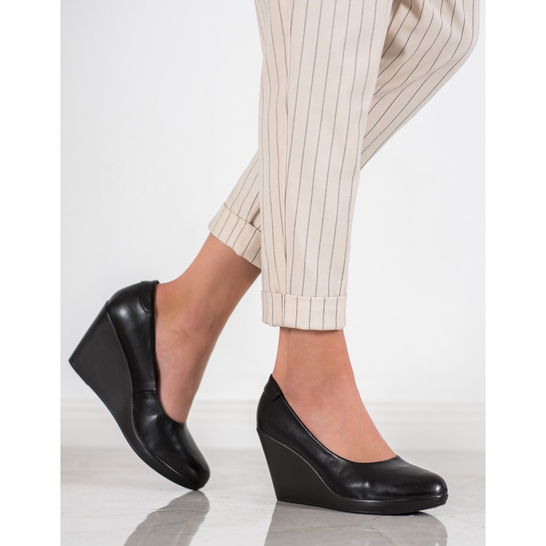 J. Star Klassiset kiilapumput musta 2