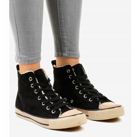 Mustat eristetyt lenkkarit T-040 1