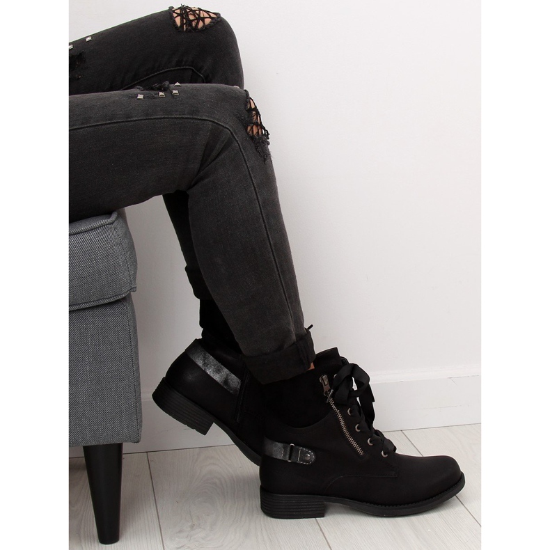 Mustat saappaat, joissa nauhanauha musta 17103-2 Black II -laatu 1