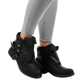 Mustat eristetyt saappaat A-203 ruskea 1