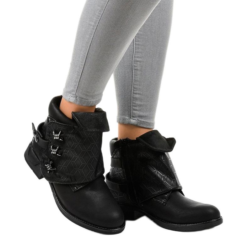 Mustat eristetyt saappaat A-203 ruskea 1