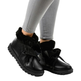 Mustat eristetyt lenkkarit 428-6 vetoketjulla 1