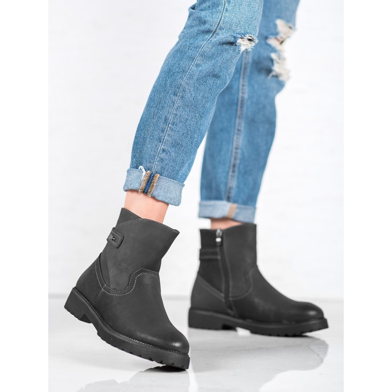 Sergio Leone Mukavat mustat saappaat 1