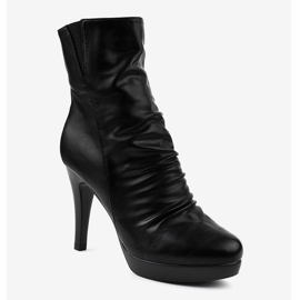 Mustat eristetyt saappaat GFA418 1