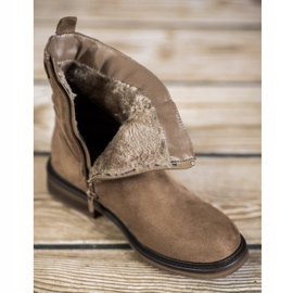 J. Star Ruskeat työntekijät 1