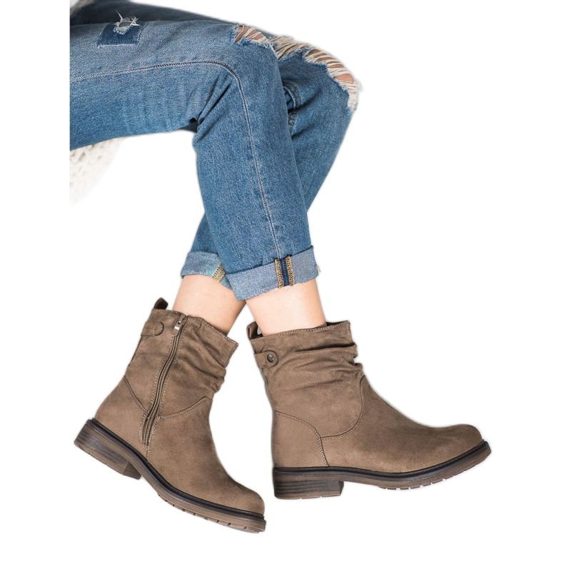 J. Star Ruskeat työntekijät 2