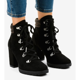 Mustat mokkanahkaiset nilkkurit 8992 -postissa 1