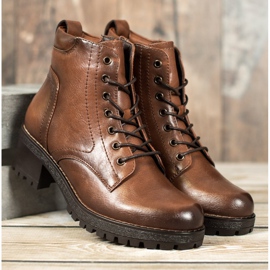 Filippo Trappers alustalla ruskea 1