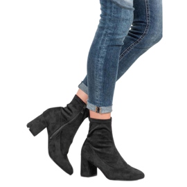 Diamantique Mustat saappaat postissa 2