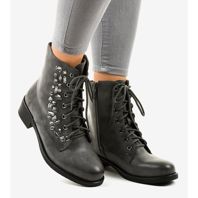 Harmaat litteät nilkkurit, joissa on kiviä 0-268 2