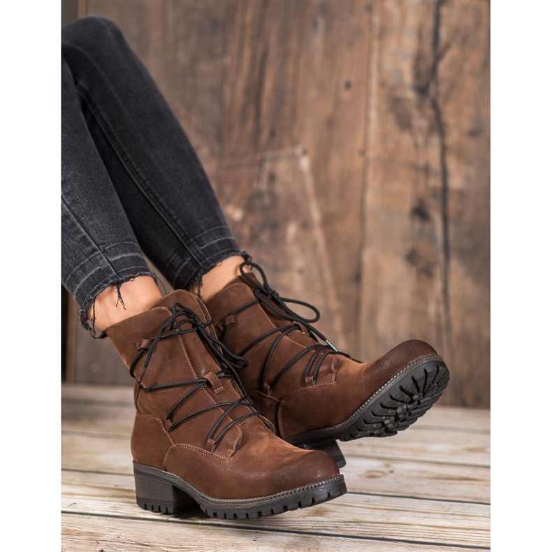 Kylie Urheilijat ruskea 1