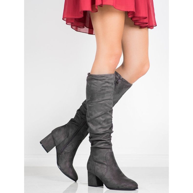 Seastar Harmaat saappaat postissa 1