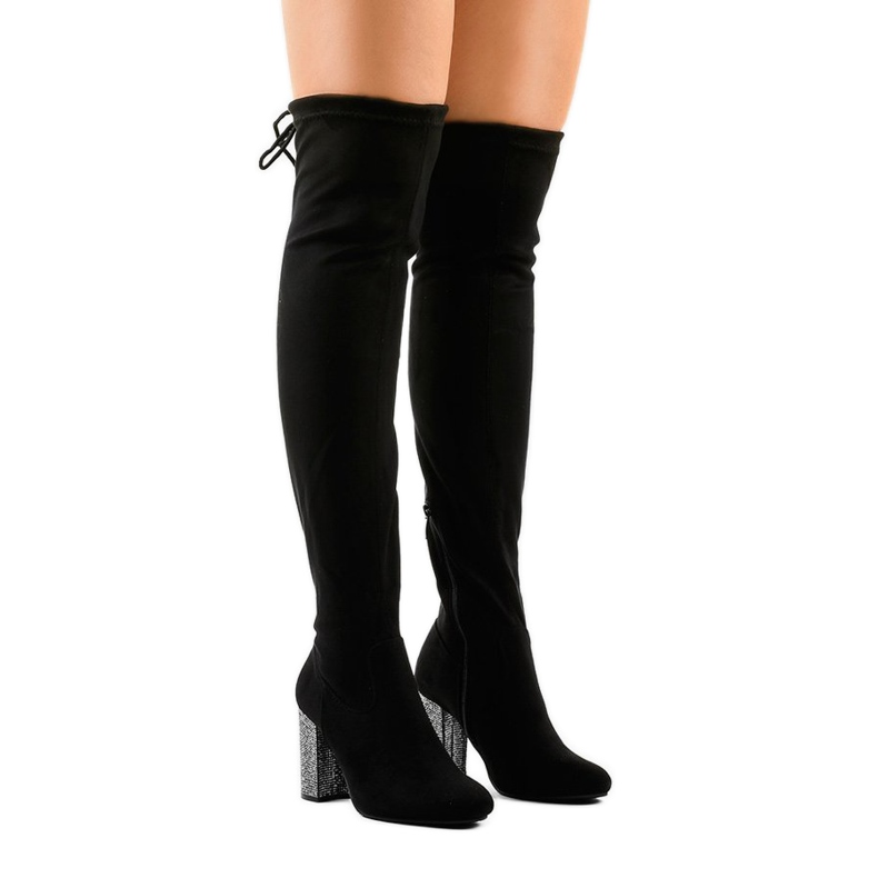 Mustat mokkanahat saappaissa 0-235 1