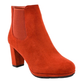 Punaiset nilkkurit F156-2-pylväässä punainen 1