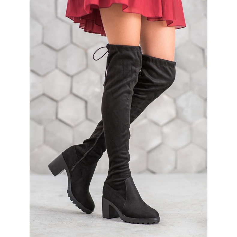 Small Swan Mokkanaiset muskettisoturit pylväässä musta 2