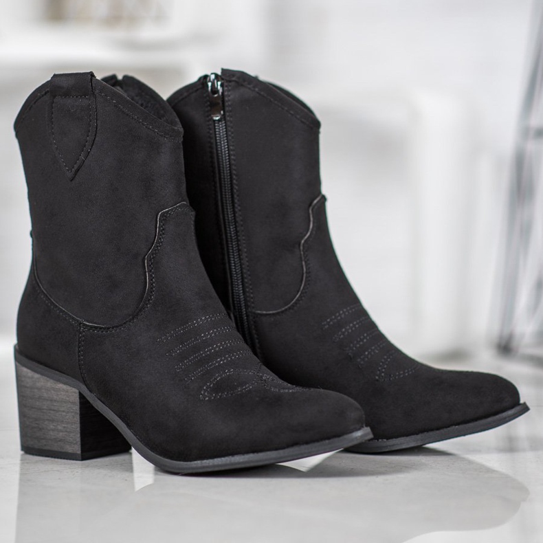 Super Mode Mustat lehmätytöt 2