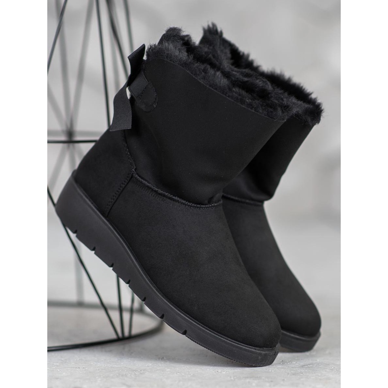 SHELOVET Musta Mukluki lavalla 2