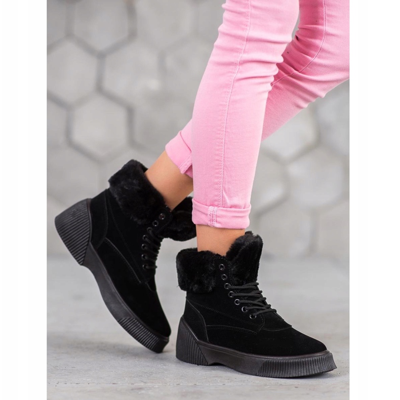 SHELOVET Muodikas Taperki alustalla musta 1