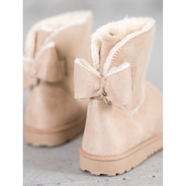 SHELOVET Beige Mukluki jousella 1