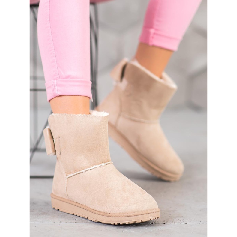 SHELOVET Beige Mukluki jousella 2