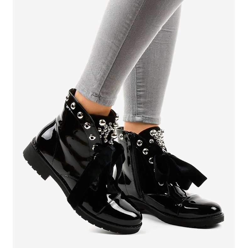 Mustat lakatut eristetyt saappaat A3320EA 2