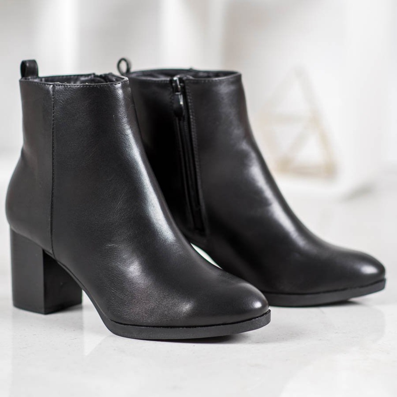 Weide Mukavat saappaat pylväässä musta 2 Weide Mukavat saappaat pylväässä musta 2