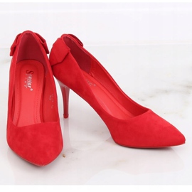 Pumput nastassa, jossa keula punainen NF-46 Red 1