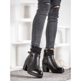 SHELOVET Mustat saappaat soljella 1