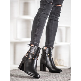 SDS Saappaat postissa tekojalokivillä musta 2