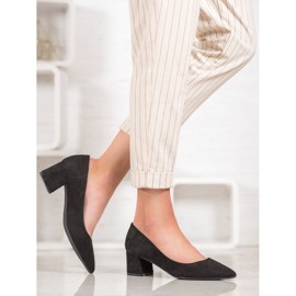 Fama Pumput pylväässä musta 1