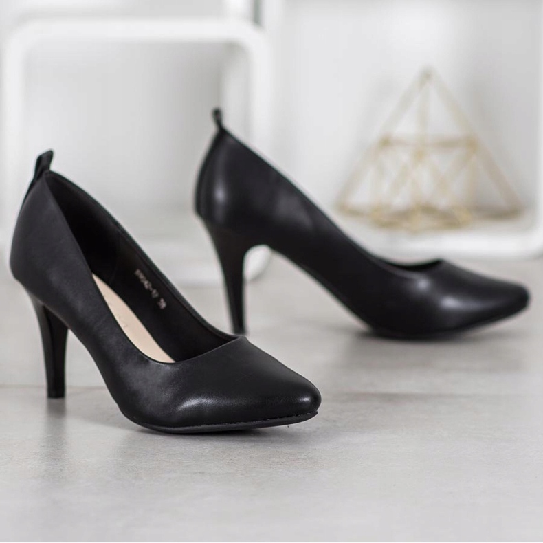 J. Star Mukavat pumput musta 1