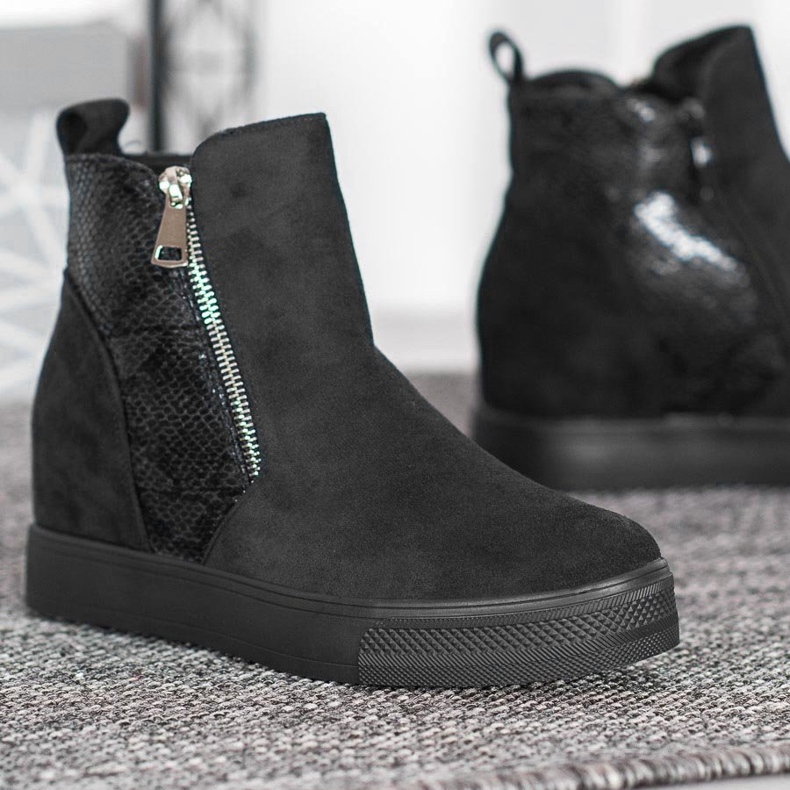 Bestelle Saappaat käärmekuviolla musta 1