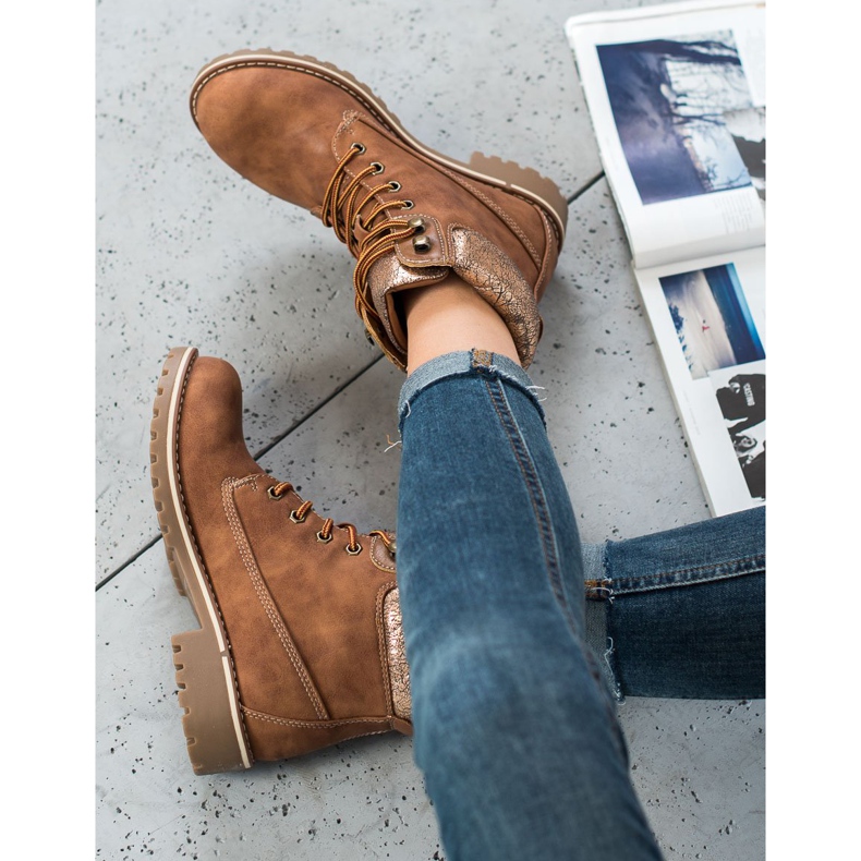 SDS Kamelinetsijät ruskea 2