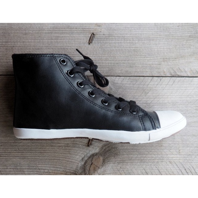 Korkeat lenkkarit 9805 musta 1