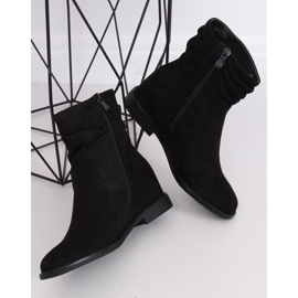 Mustat saappaat piilotetulla kiilakorolla 2C8AX7680-1 Musta 1