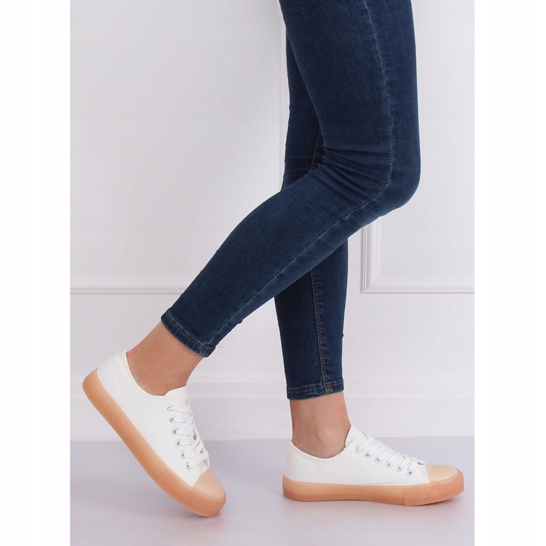 Tennarit värikkäällä pohjalla, valkoinen ja beige FG-2948 Nudepink ruskea 2