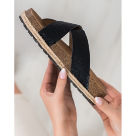 Goodin Mukavat mustat tossut 2